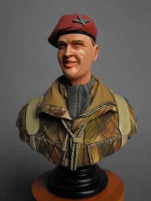 S2KB013 - British Para Bust